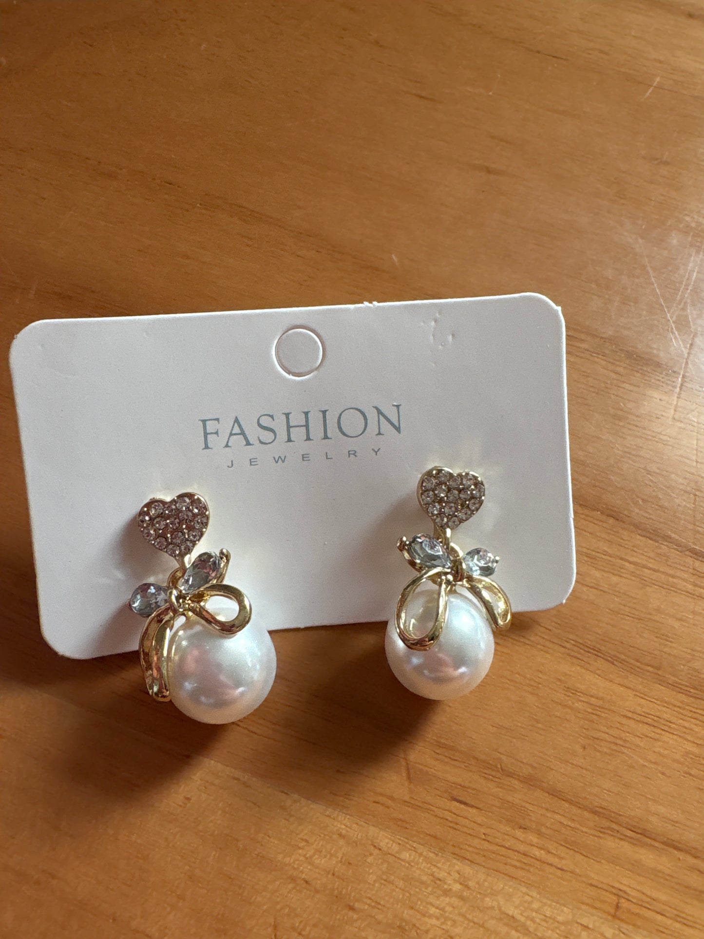 Pearl drop earrings