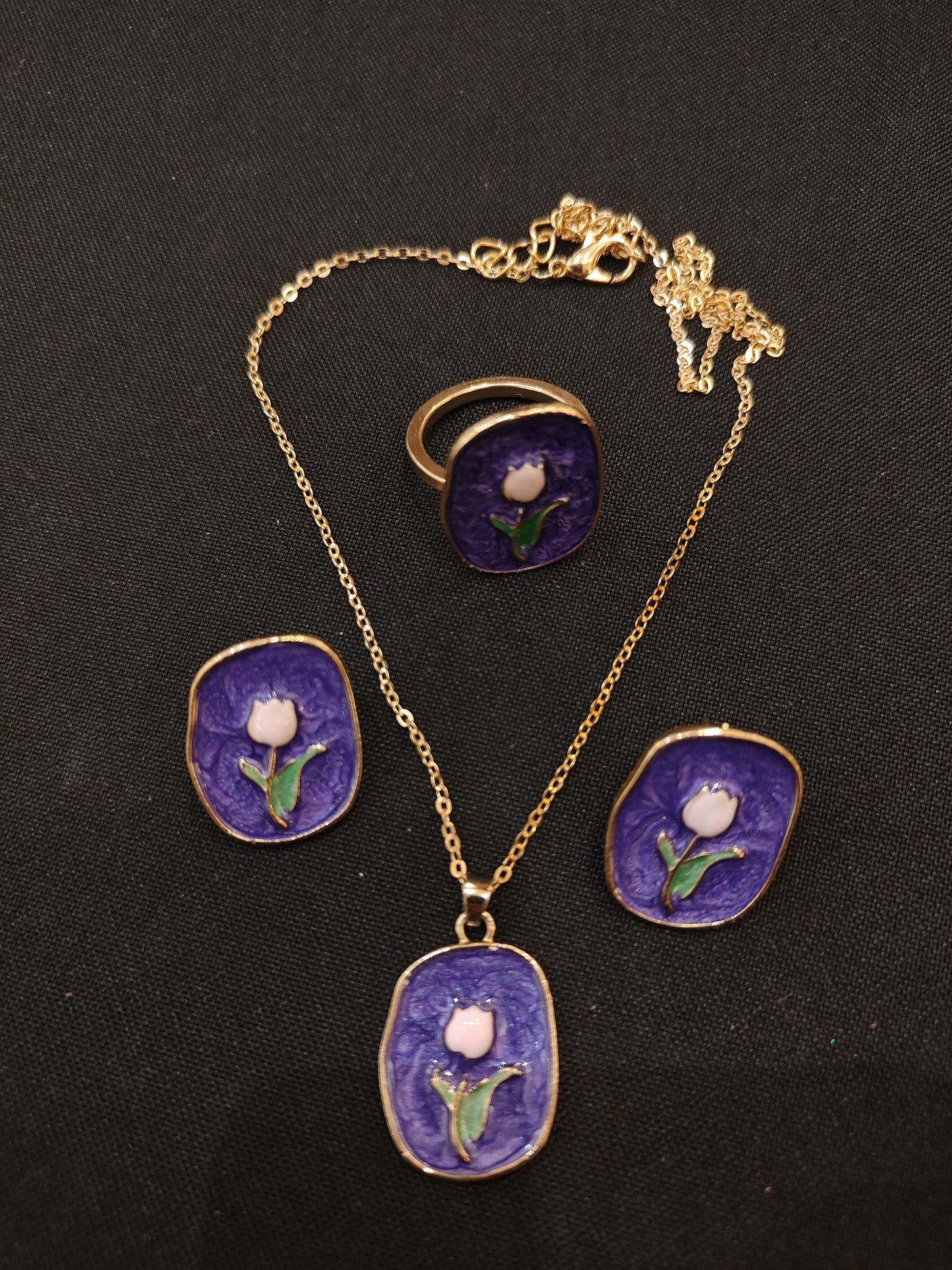 Pendant set