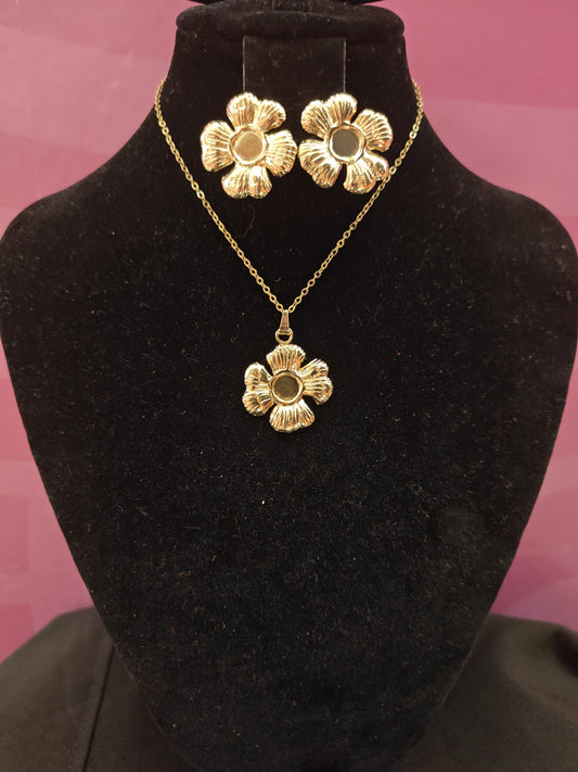 Pendant set