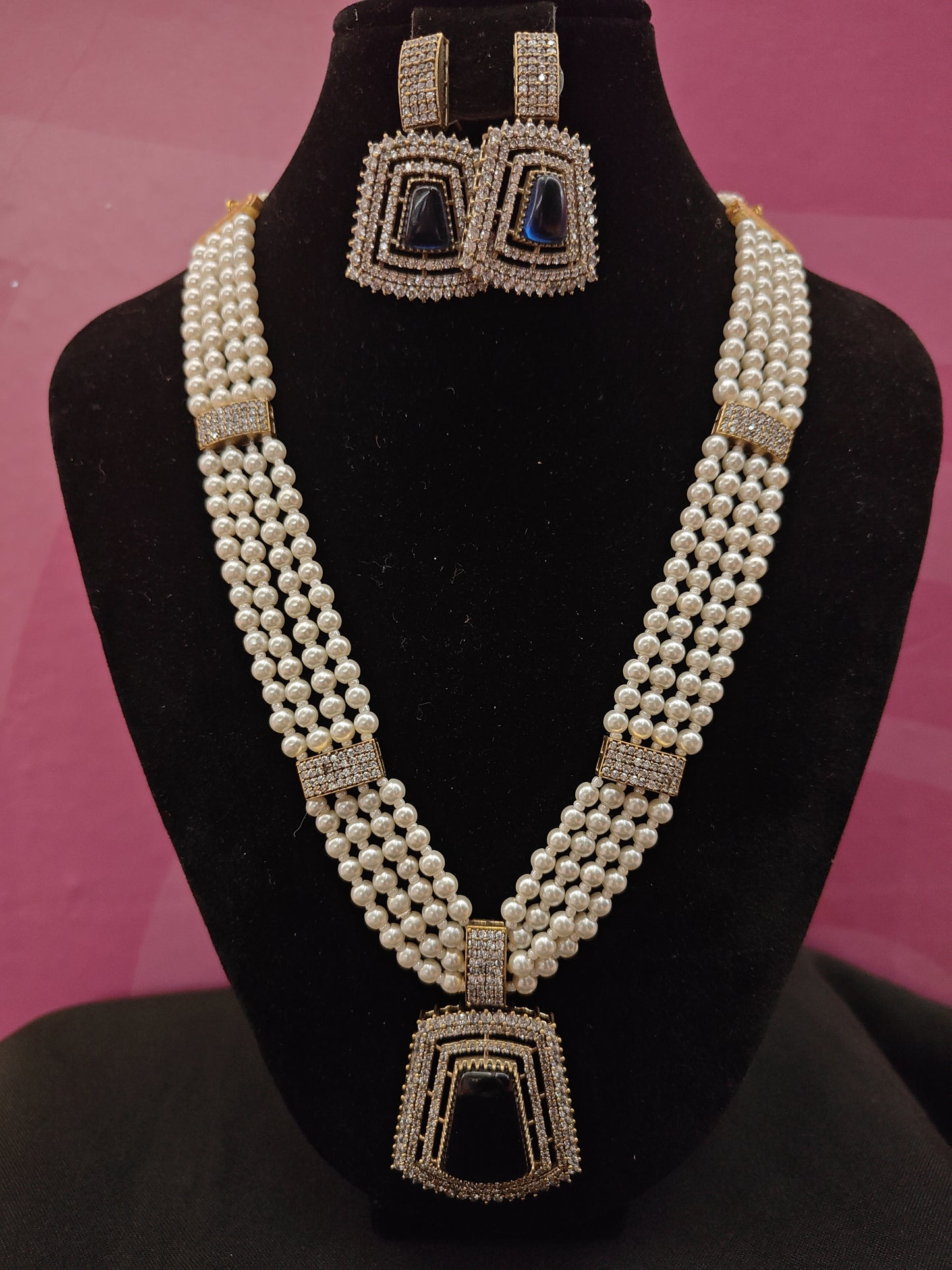 Pearls Necklace