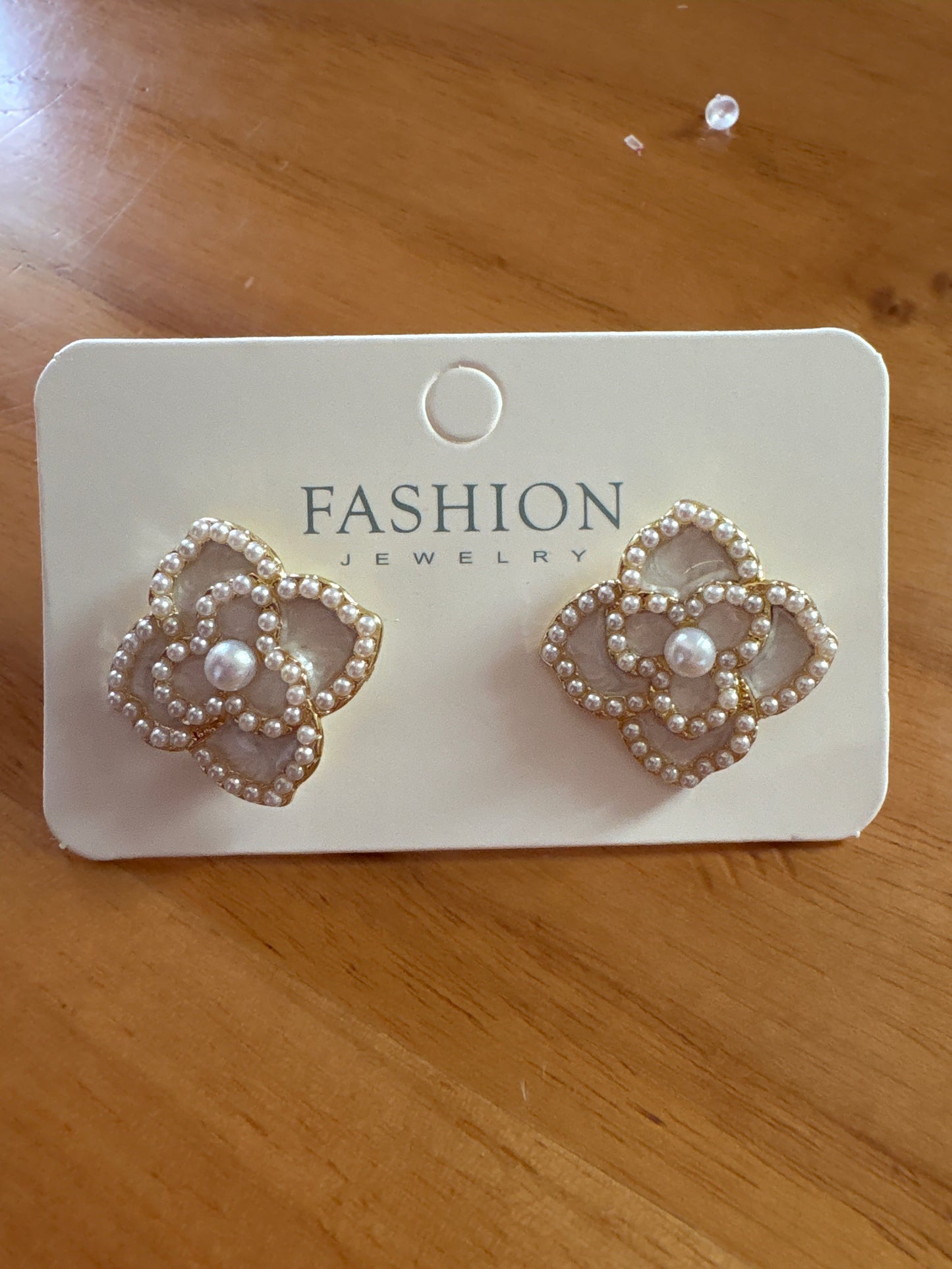 Pearl flower tops