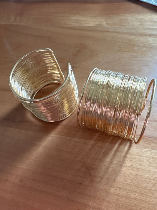 Gold wired bracelet