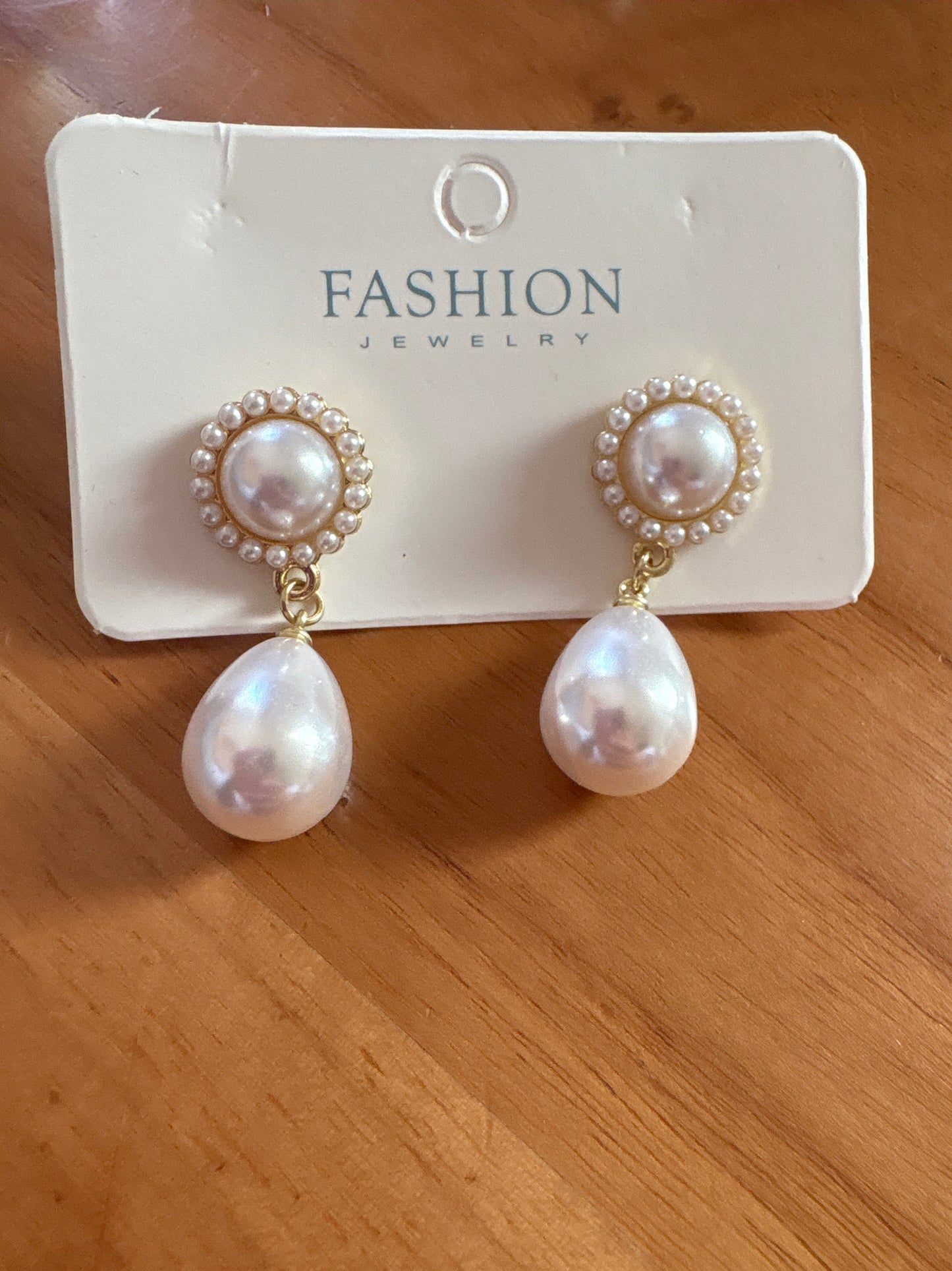 Pearl drop earrings