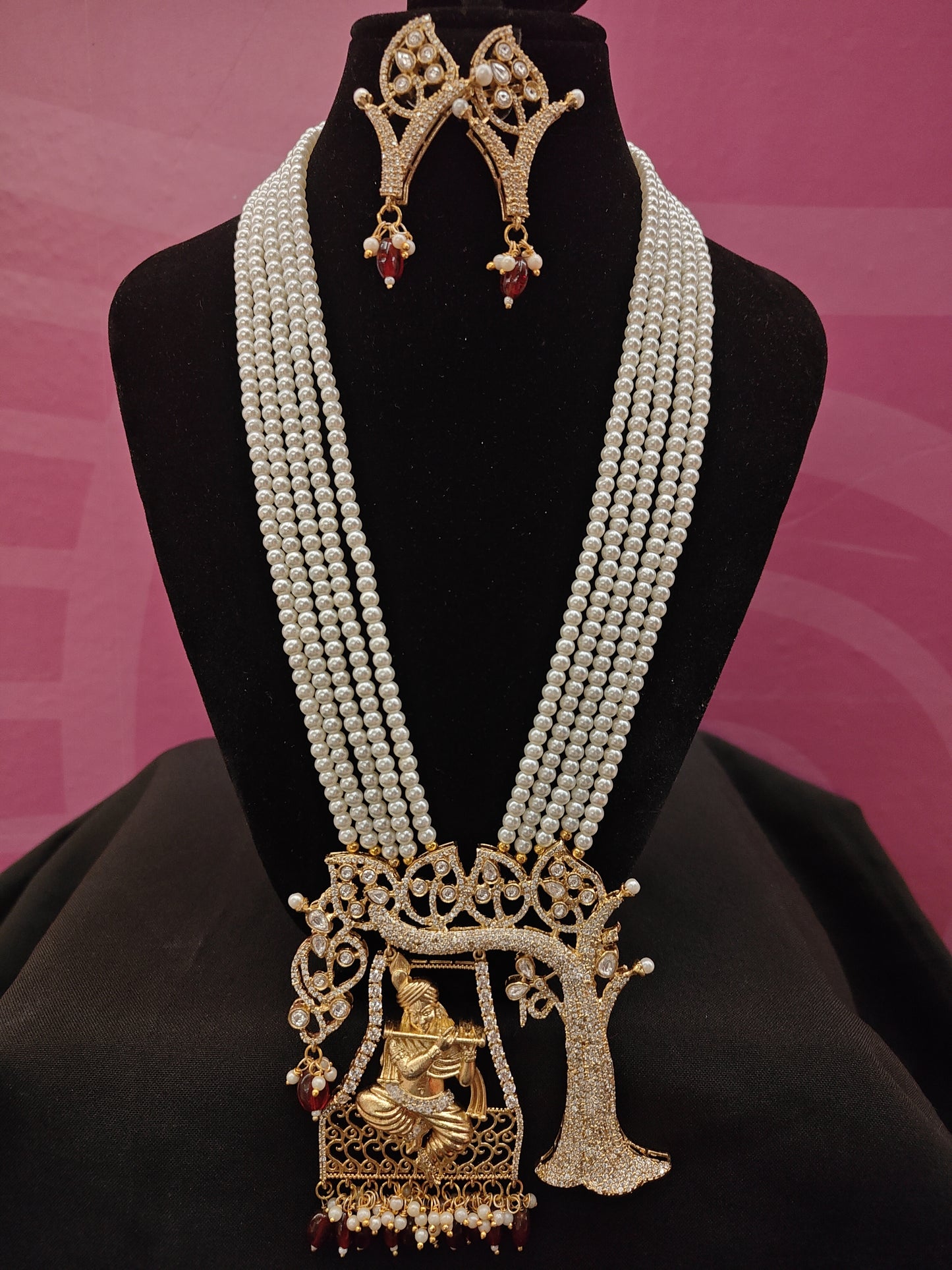 Pearls Necklace