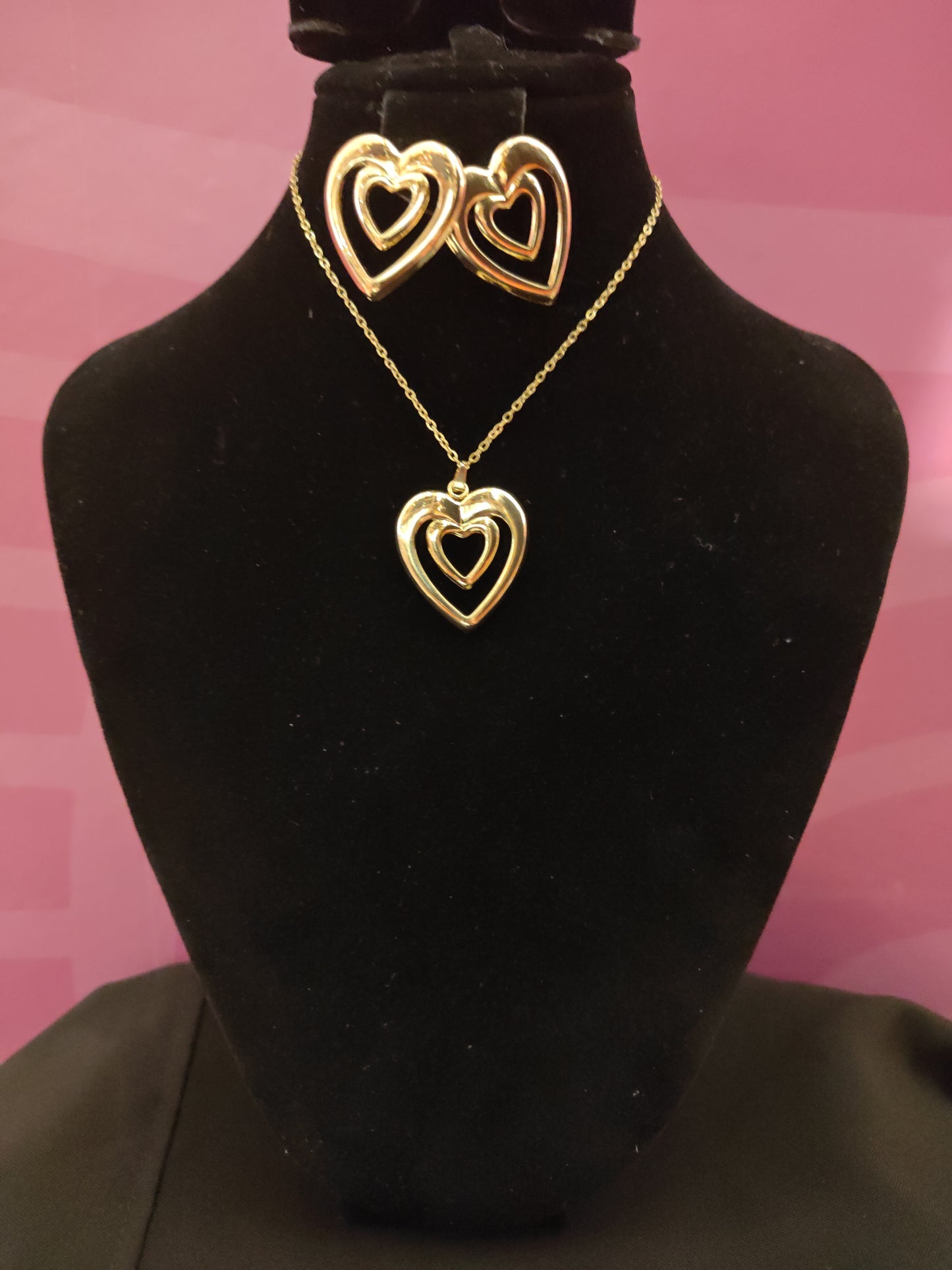 Pendant set