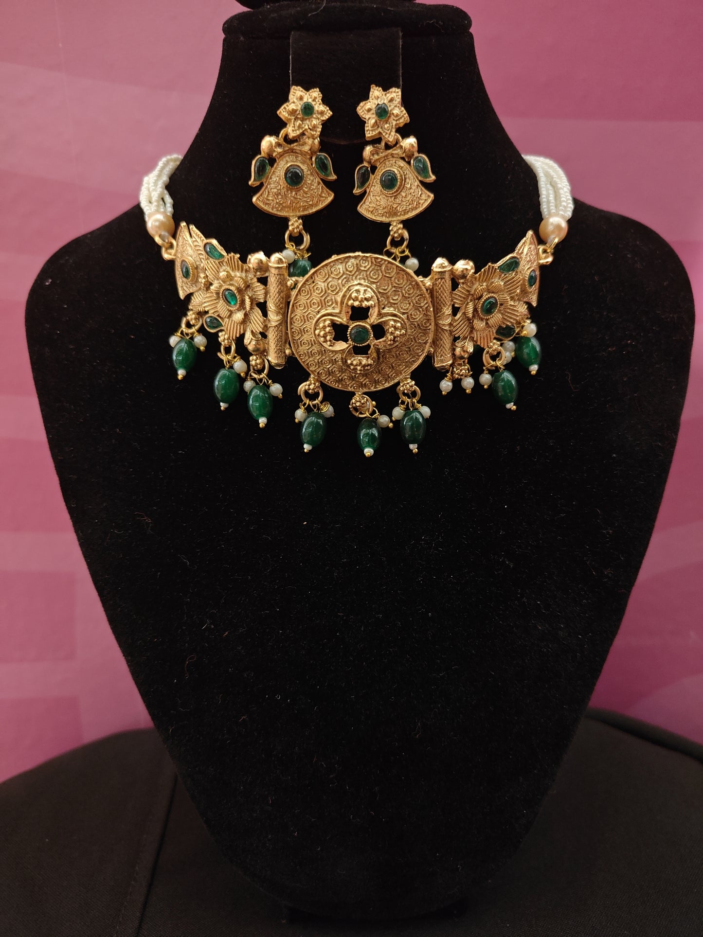 Pearls Necklace