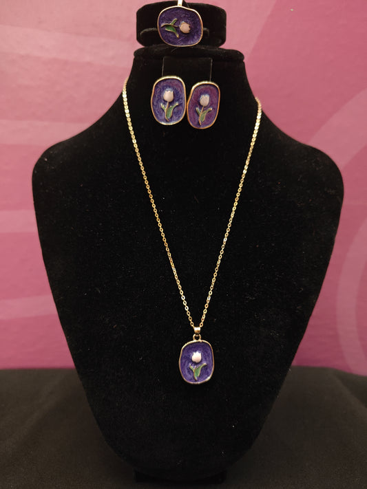 Pendant set
