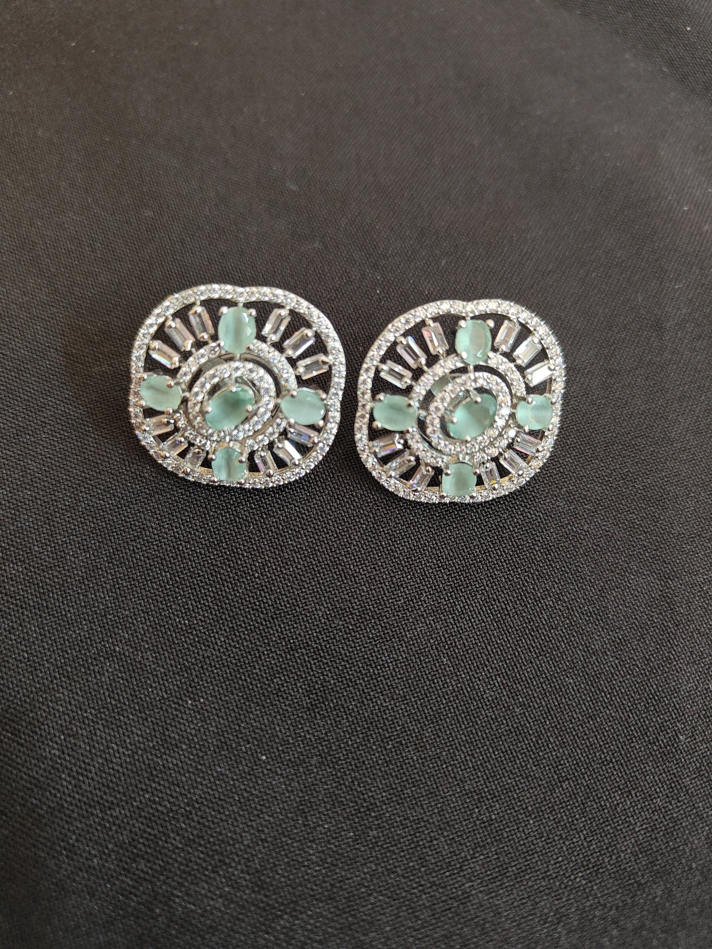 C green flower diamonds Earrings