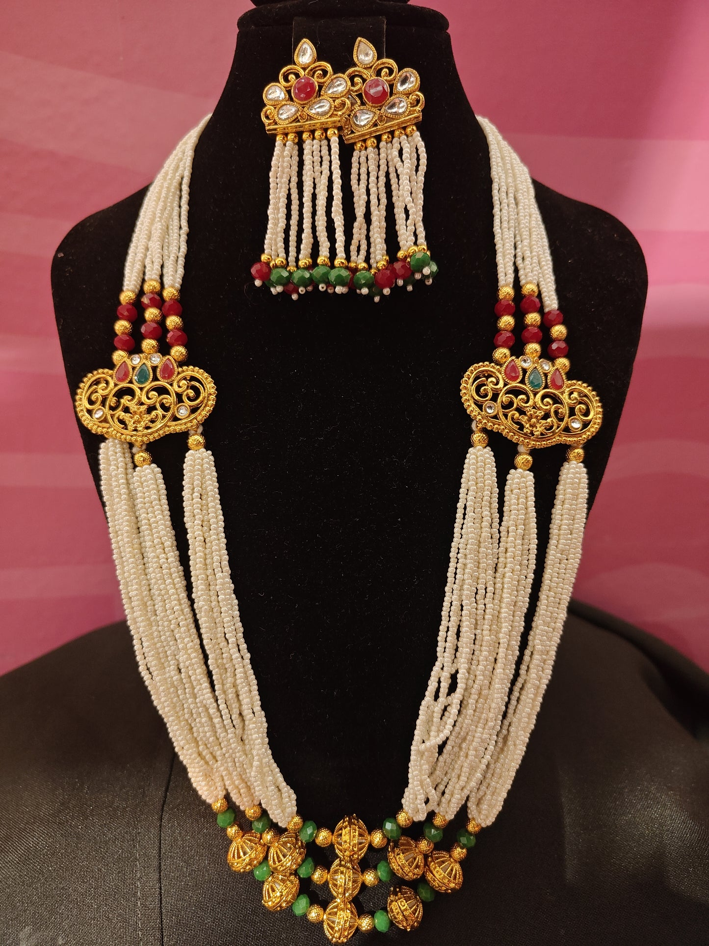 Pearls Necklace
