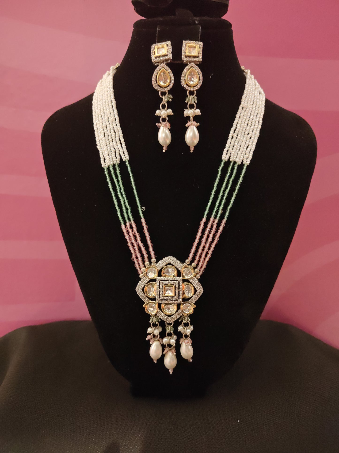 Pearls Necklace