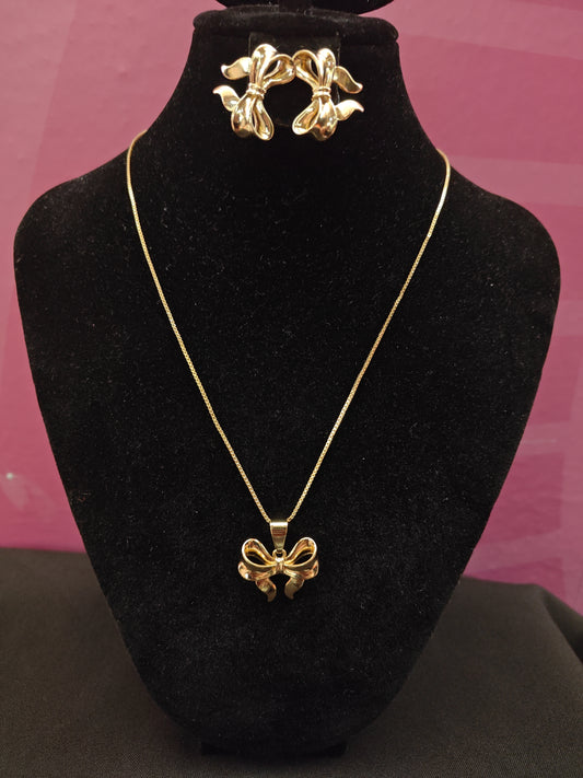 Pendant set
