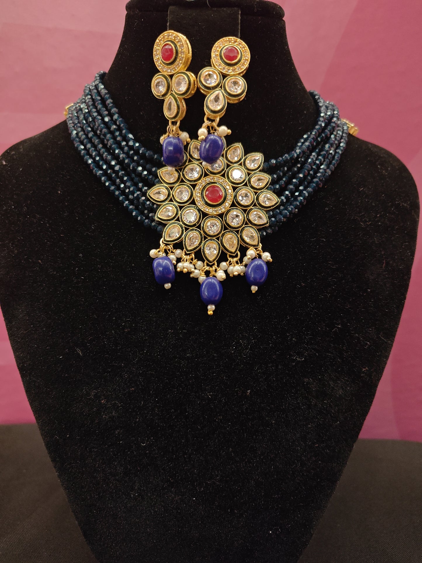 Pearls Necklace