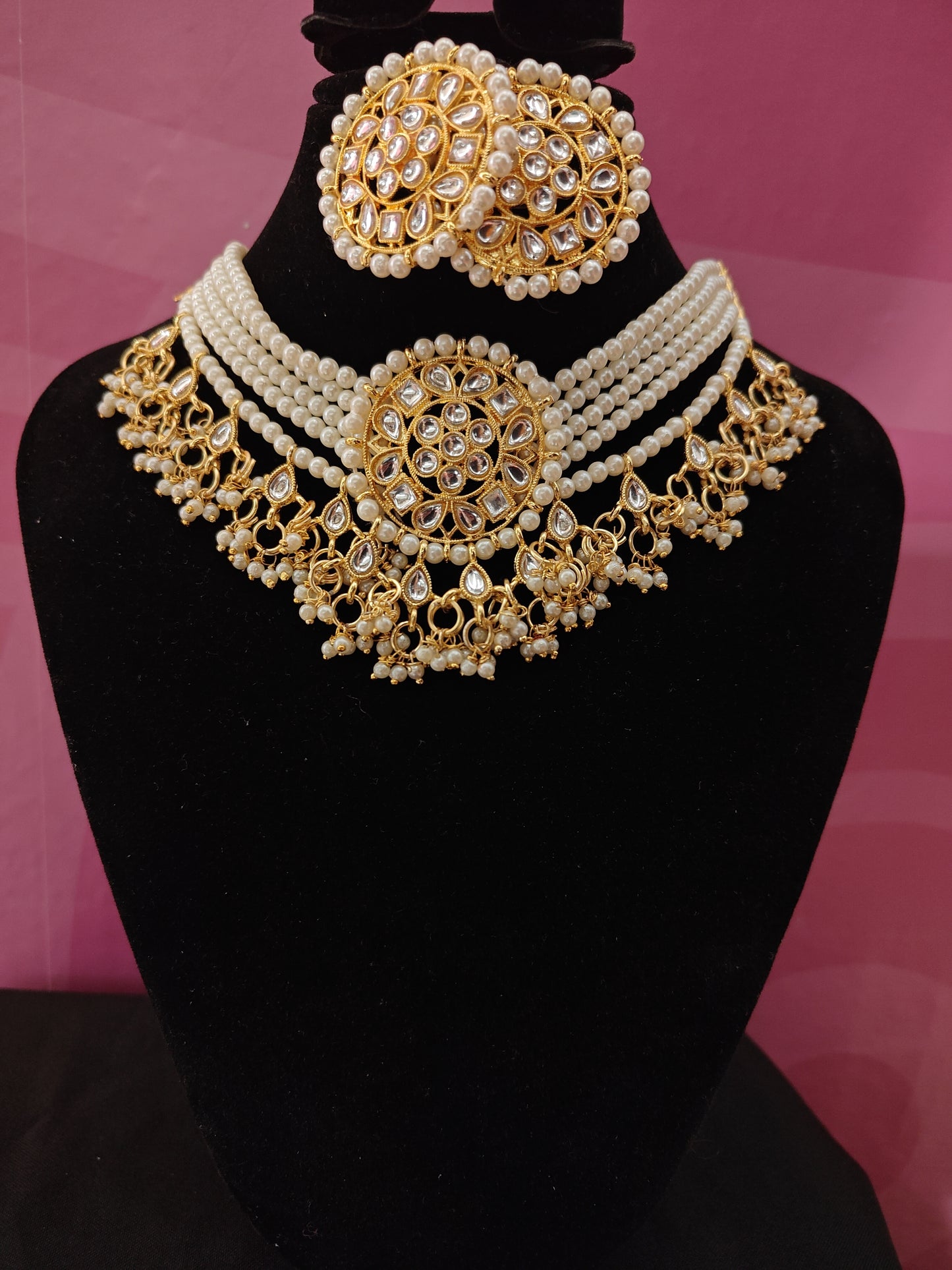 Pearls Necklace