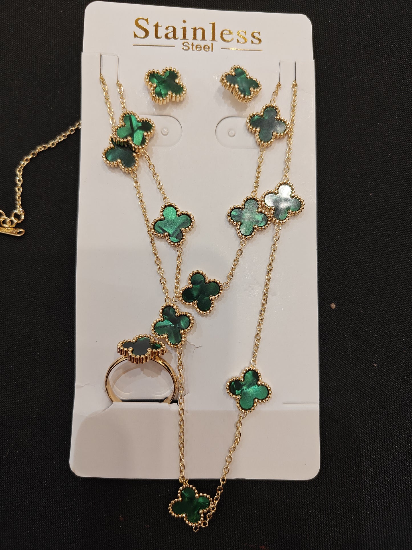 Pendant set with Ring